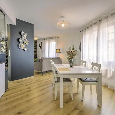 Maison Charmante En Centre Bonchamp Les Laval
